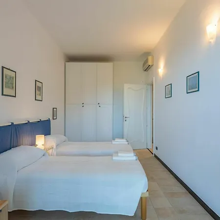 Casa De 4 Quartos Com Piscina A 10 Minutos Da شقة *